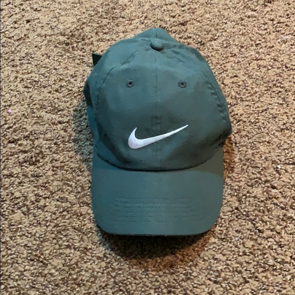 Brand new green adjustable nine hat